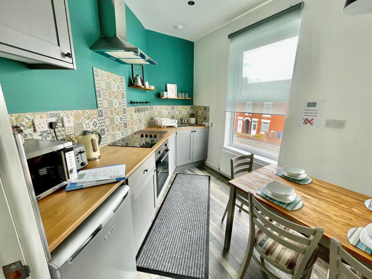 The Corner House - Modern Chesterfield Town Centre Apartments Exteriör bild