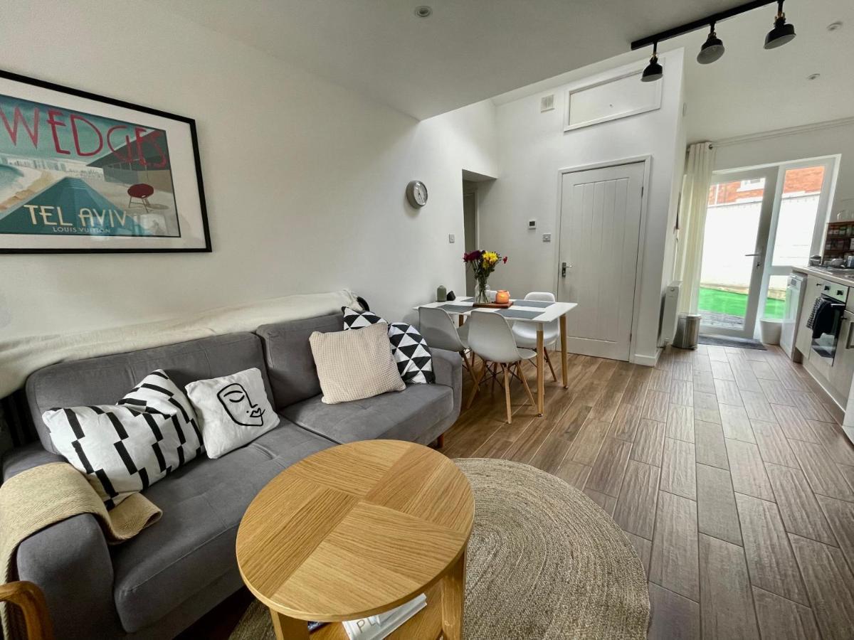 The Corner House - Modern Chesterfield Town Centre Apartments Exteriör bild